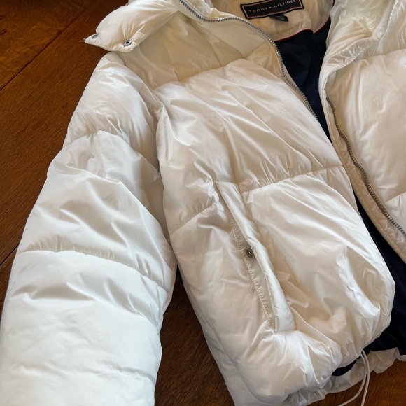 white oversized Tommy Hilfiger puffy coat - Picture 2 of 4